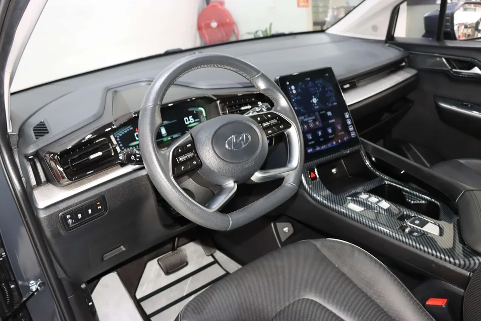 Hyundai Kustu 270TGDi Premium Edition LUX 2024 — миниатюра 4