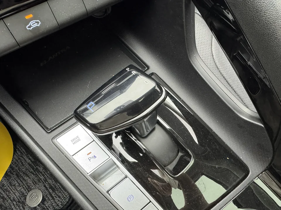 Hyundai Elantra 1.5L CVT GLX Elite Edition 2025 — миниатюра 3