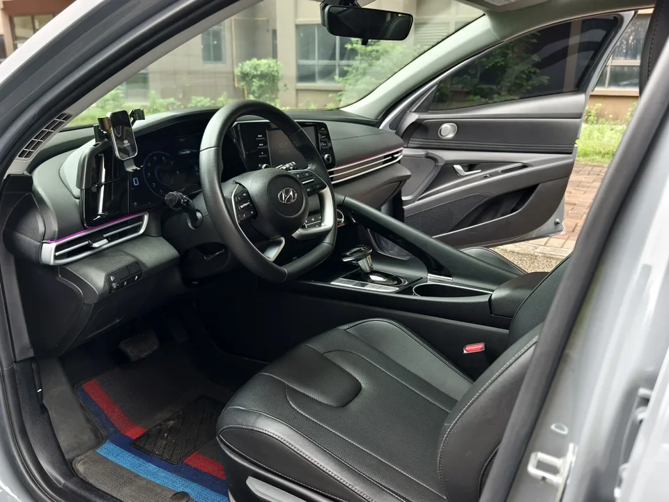 Hyundai Elantra Elantra 2022 Elantra 2021 1.5L CVT LUX Premium Edition 2022 — thumbnail 5