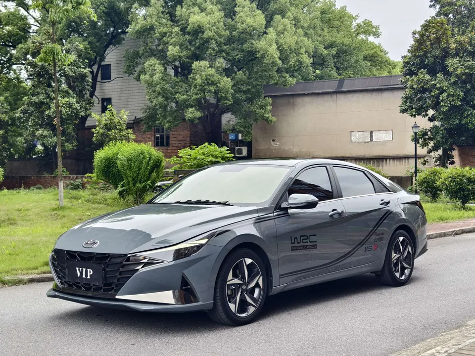Hyundai Elantra Elantra 2022 Elantra 2021 1.5L CVT LUX Premium Edition 2022 — photo 1, buy with delivery to Moscow