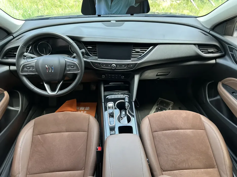 Buick Majesty Regal 2024 facelift 28T Enjoyment Edition 2025 — миниатюра 4