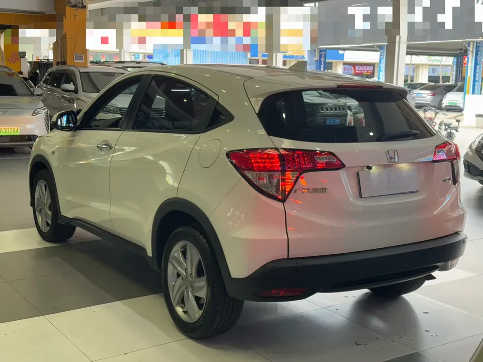 Honda VEZEL 1.5L CVT Elite Intelligent Edition 2022 — миниатюра 4