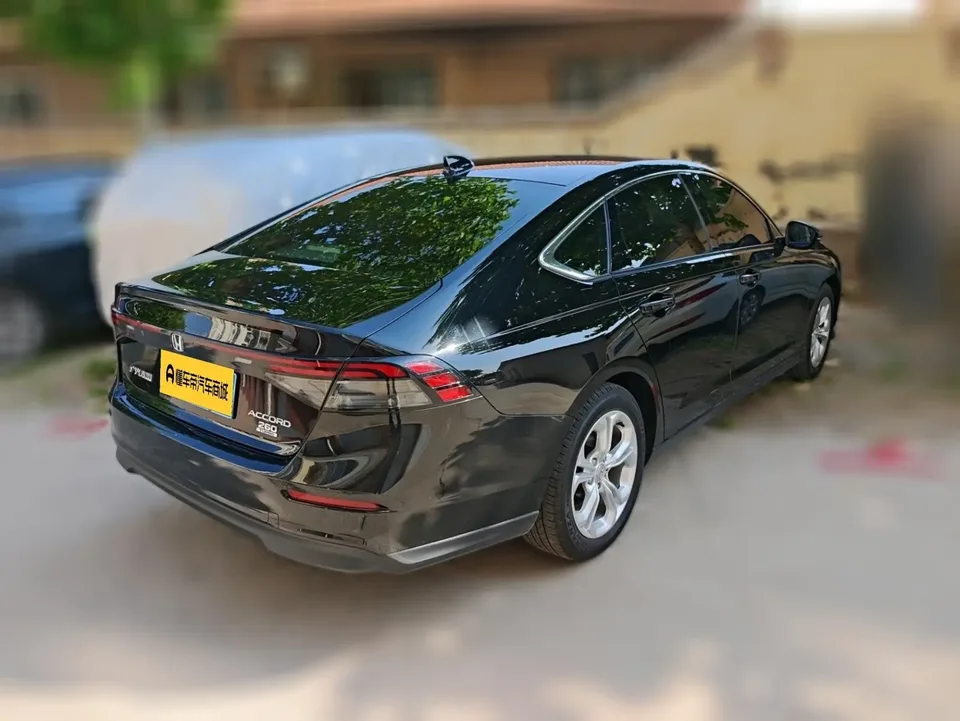 Honda Accord Rui T 260TURBO Deluxe Edition 2024 — миниатюра 4