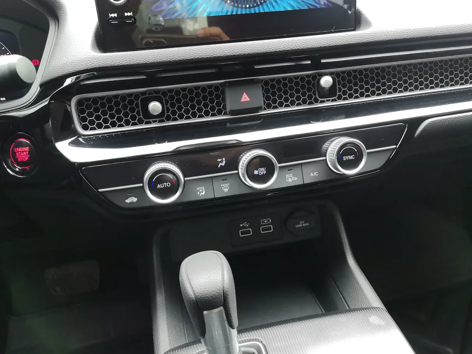 Honda CIVIC Civic 240TURBO CVT Dynamic C-position Customer Special Edition 2023 — миниатюра 3