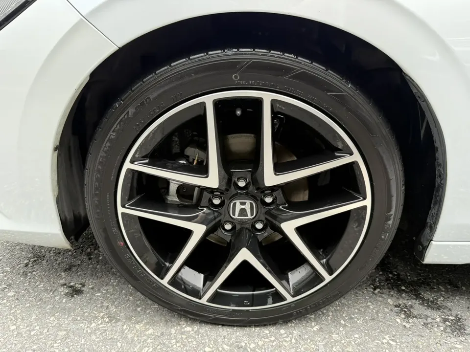Honda CIVIC Civic 2023 HATCHBACK 2.0L e:HEV Extreme Control Edition 2024 — миниатюра 3