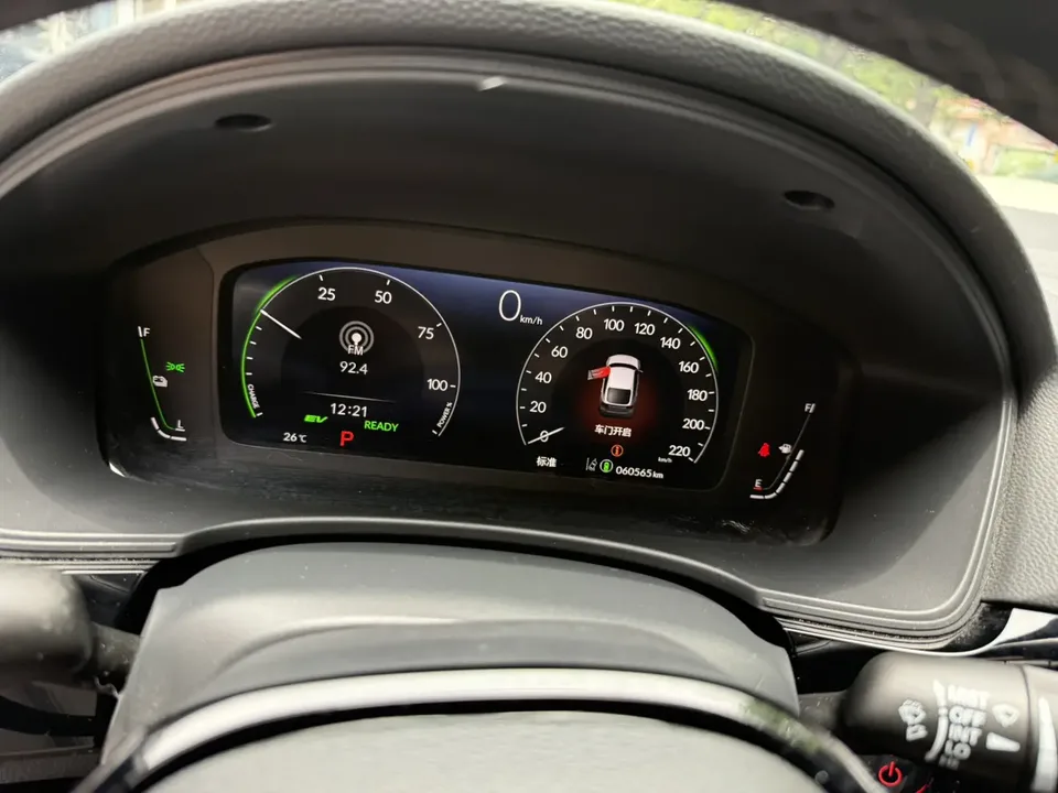 Honda CIVIC Civic 2023 HATCHBACK 2.0L e:HEV Extreme Control Edition 2024 — миниатюра 5