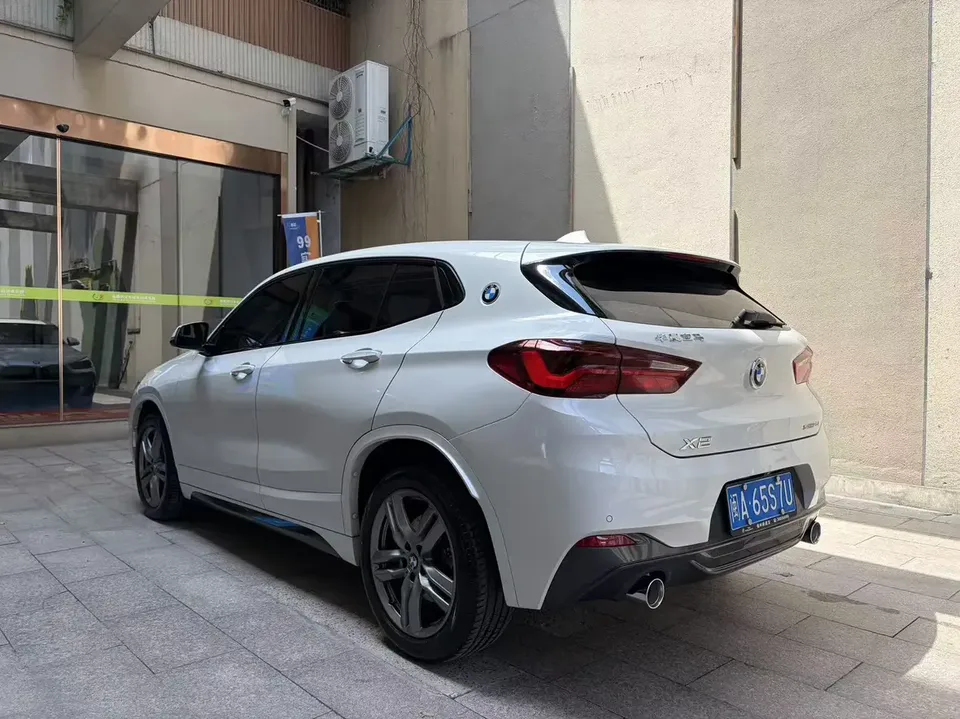 BMW X2 sDrive25i M Sport Package 2022 — миниатюра 2