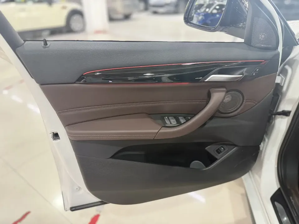 BMW X2 BMW X2 2023 sDrive25i M Sport Night Edition 2023 — миниатюра 3