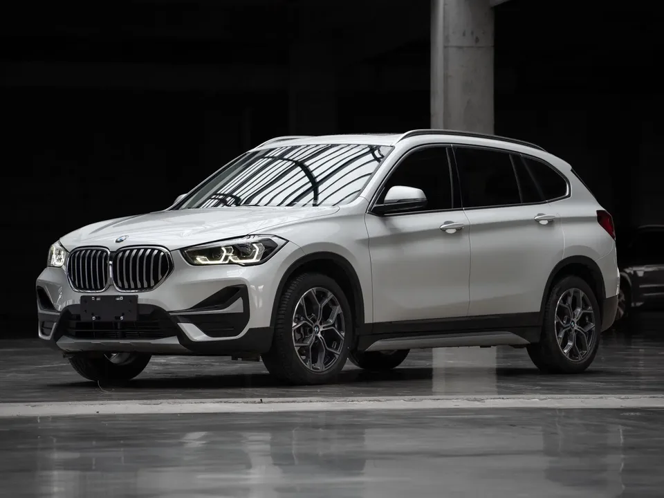 BMW X1 X1 2022 BMW X1 2022 sDrive20Li Fashion Edition 2022 — photo 1, buy with delivery to Moscow