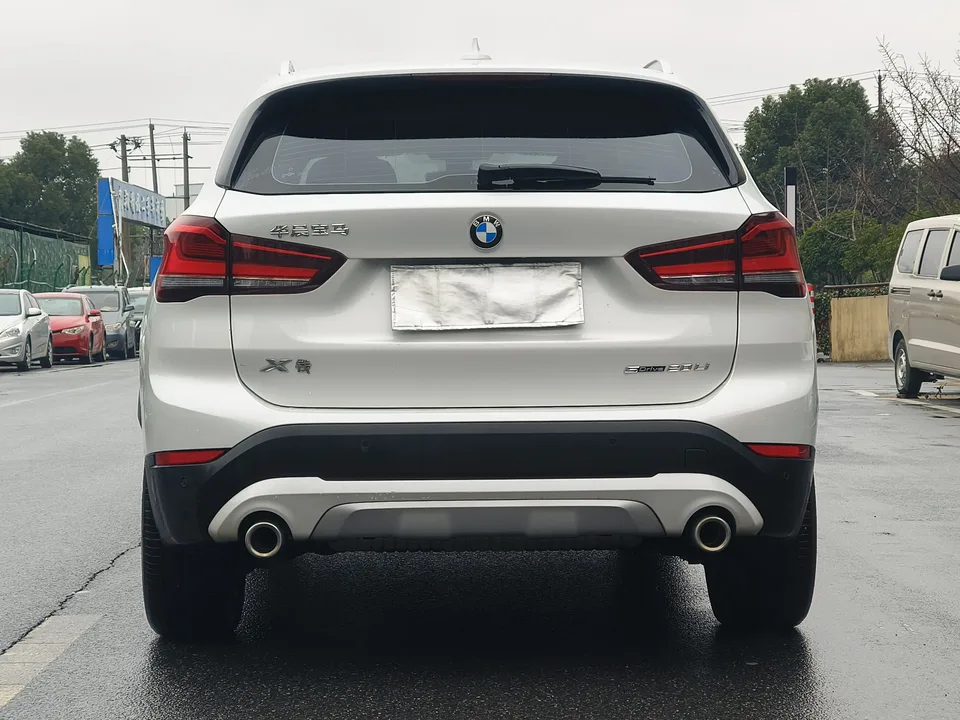 BMW X1 BMW X1 2022 sDrive20Li Fashion Edition 2023 — миниатюра 2