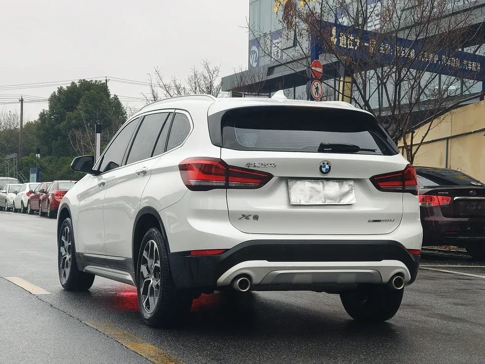 BMW X1 BMW X1 2022 sDrive20Li Fashion Edition 2023 — миниатюра 4