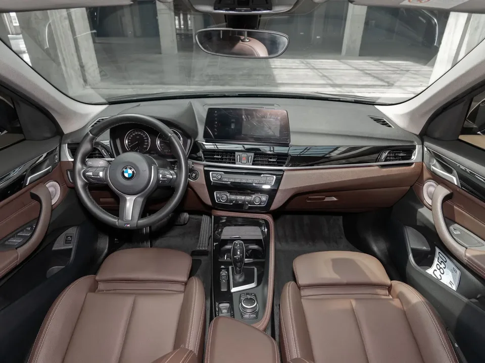BMW X1 BMW X1 2022 sDrive20Li Exclusive Model 2023 — миниатюра 5