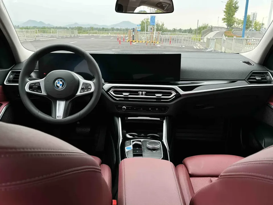 BMW i3 eDrive 35 L 2023 — миниатюра 2
