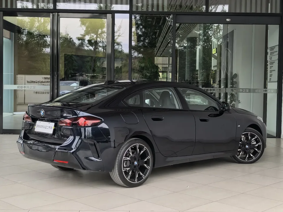 BMW 2 Series BMW 2 Series 2025 225L M Sport Night Edition 2025 — thumbnail 2