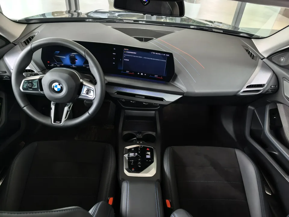 BMW 2 Series BMW 2 Series 2025 225L M Sport Night Edition 2025 — thumbnail 3