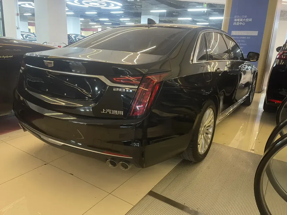 Cadillac CT6 Cadillac CT6 28T Deluxe 2022 — thumbnail 2