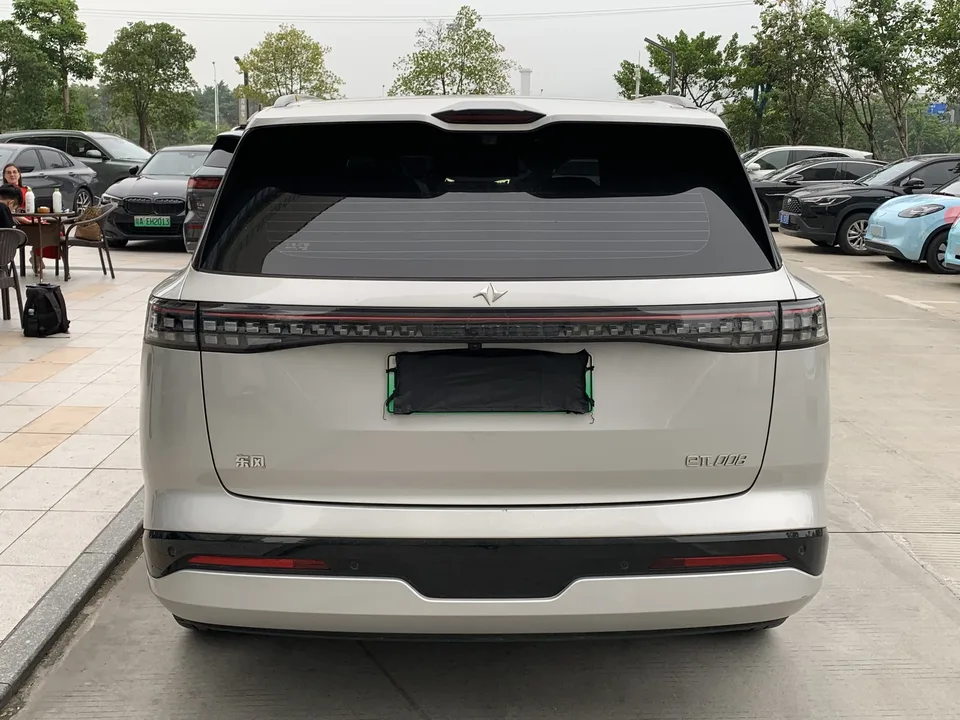 Dongfeng Yipai 008 210Ultra Ruyi Edition 5 Seaters 2025 — миниатюра 4