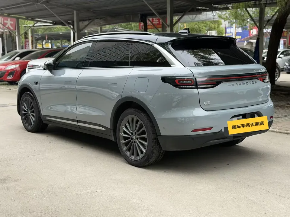 Leapmotor Zero running C11 Extended Range 300 Smart Edition 2024 — миниатюра 4