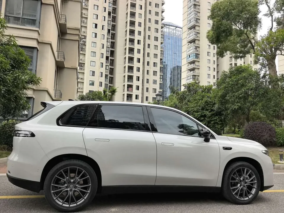 Leapmotor Zero running C10 Pure Electric 530 Smart Edition 2025 — миниатюра 2