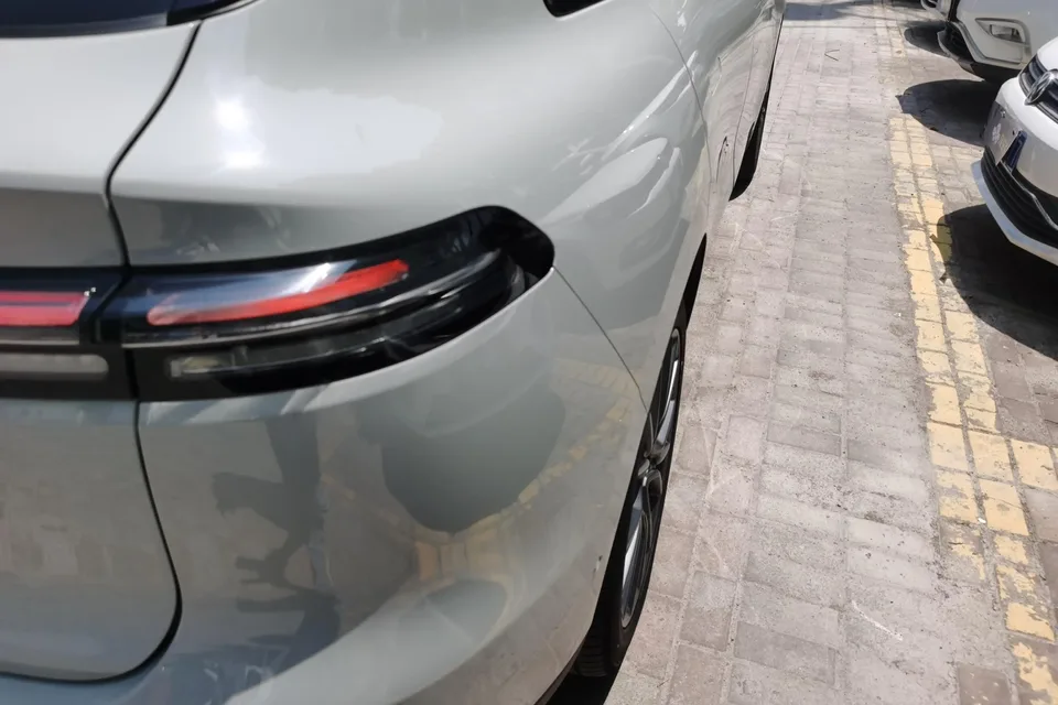 Leapmotor Zero running C10 Pure Electric 530 Smart Edition 2024 — миниатюра 3