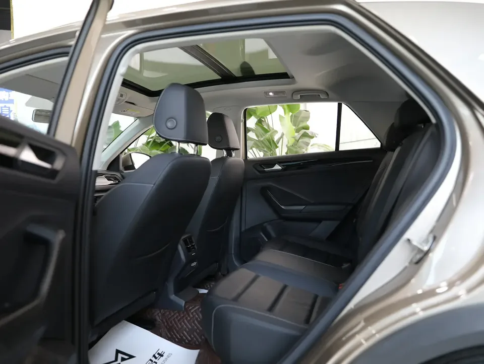 Volkswagen T-Roc Tange 280TSI DSG two-wheel drive comfort PLUS 2022 — миниатюра 4