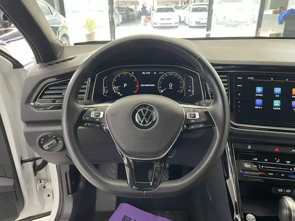 Volkswagen T-Roc Tangeu 280TSI DSG four-wheel drive luxury smart version 2022 — миниатюра 4