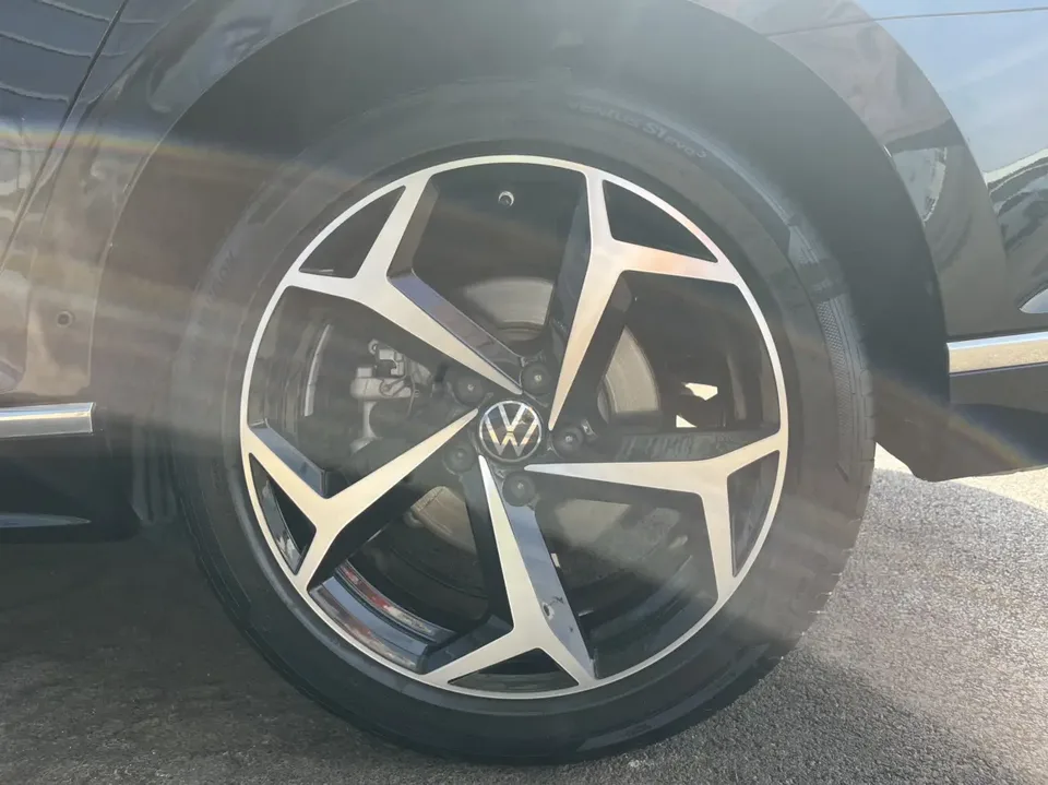 Volkswagen Magotan Magotan 2023 2 million commemorative edition 330TSI DSG luxury model 2023 — миниатюра 3