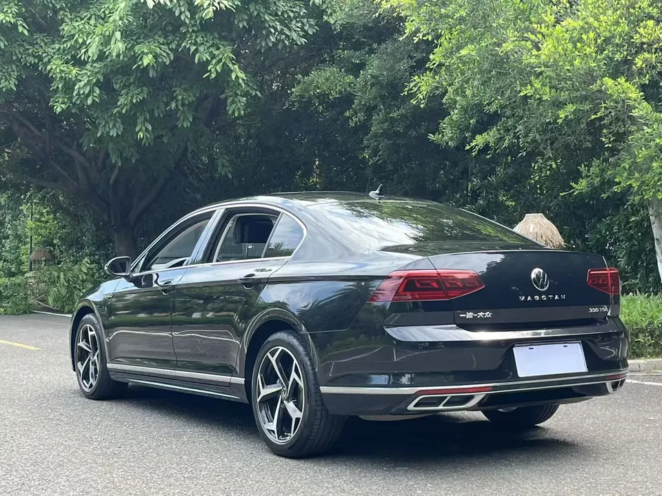 Volkswagen Magotan Magotan 2023 2 million commemorative edition 330TSI DSG luxury model 2024 — миниатюра 2