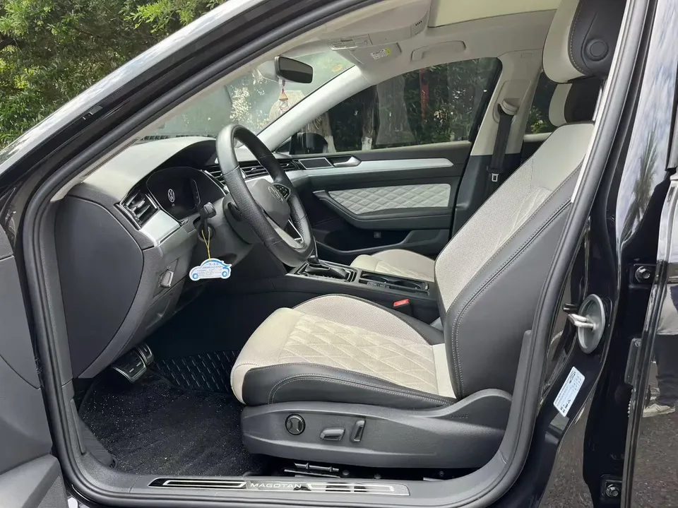 Volkswagen Magotan Magotan 2023 2 million commemorative edition 330TSI DSG luxury model 2024 — миниатюра 4