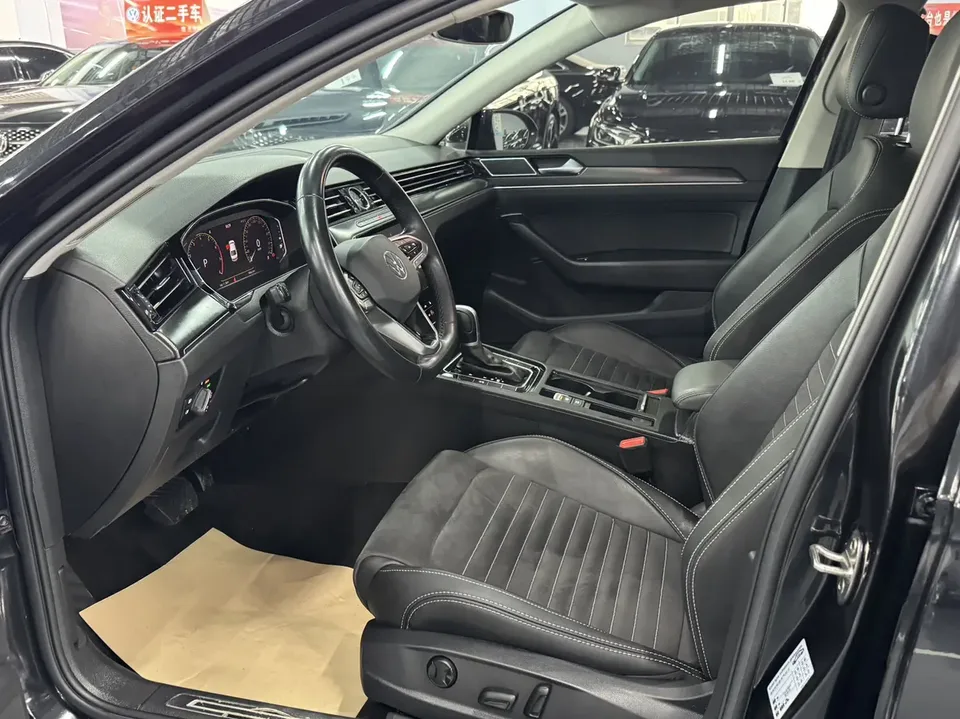 Volkswagen Magotan Magotan 2020 330TSI DSG Luxury Edition 2022 — миниатюра 5