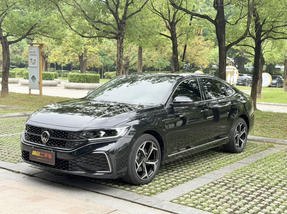 Volkswagen Passat 2024