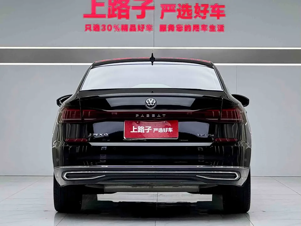 Volkswagen Passat Passat 2022 330TSI Deluxe Edition 2022 — миниатюра 2