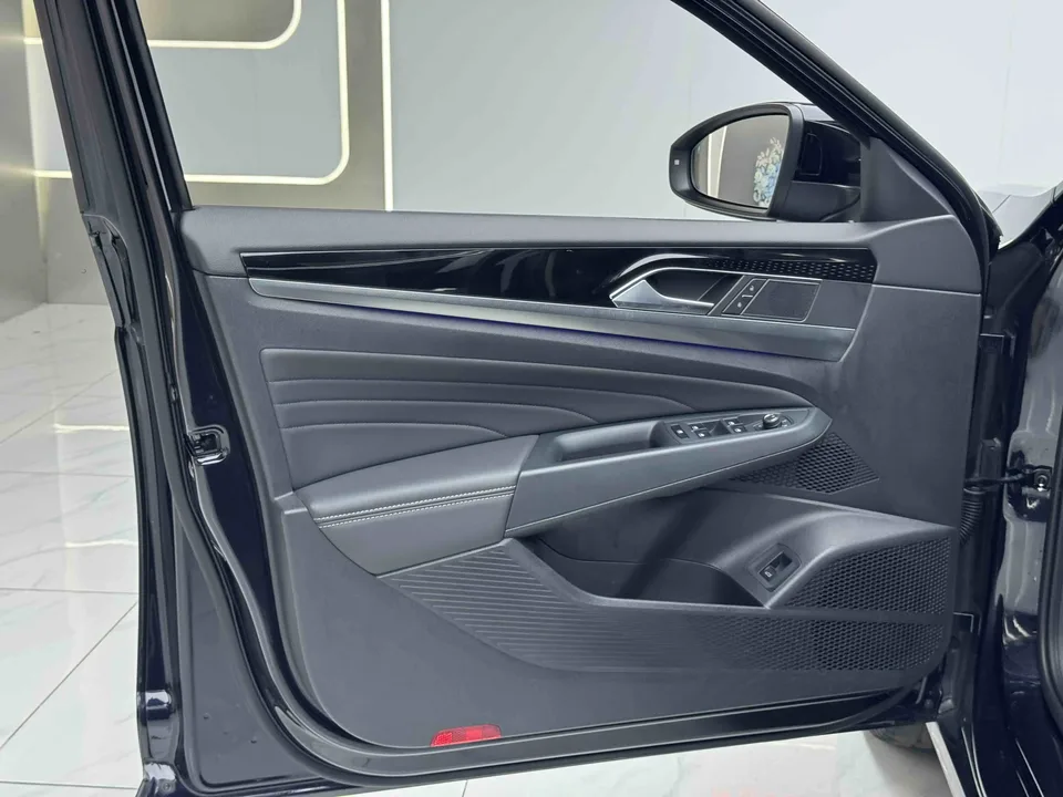 Volkswagen Passat Passat 2022 330TSI Deluxe Edition 2022 — миниатюра 3
