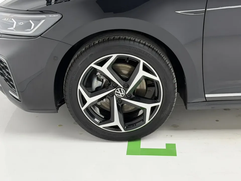 Volkswagen Passat Passat 2024 380TSI Starry Sky Deluxe Edition 2024 — миниатюра 4