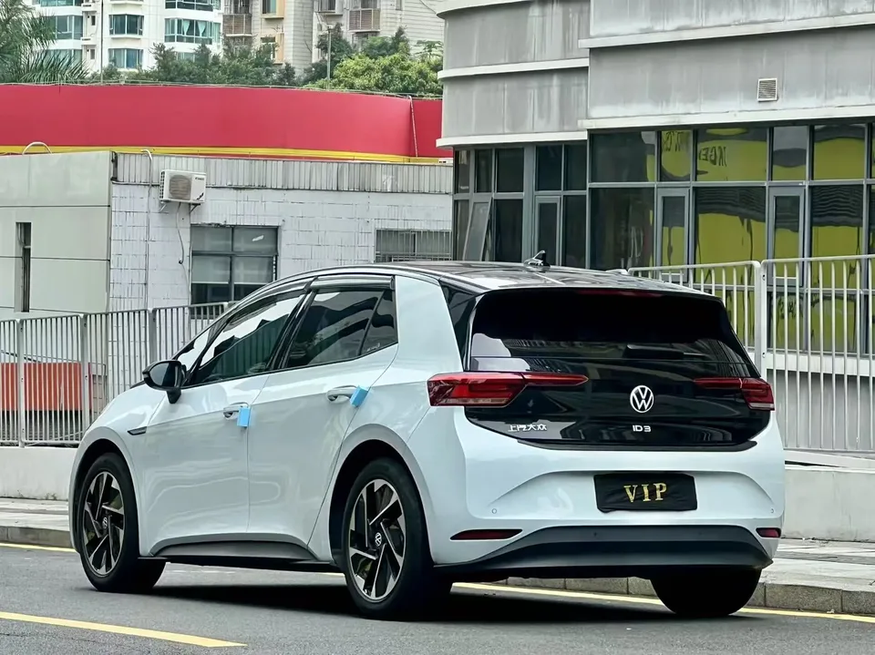 Volkswagen ID.3 Upgraded Pure Smart Edition 2023 — миниатюра 4
