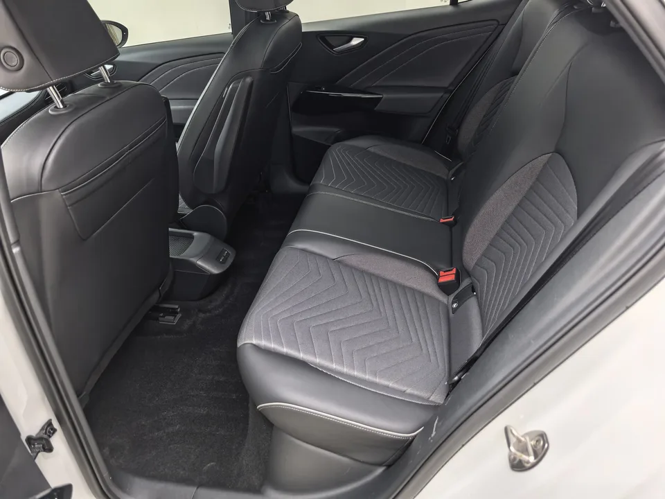 Volkswagen ID.3 Outstanding Edition 2024 — миниатюра 4
