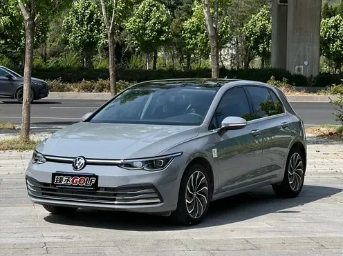 Volkswagen Golf Golf 2021 280TSI DSG R-Line 2023 — фото 1, купить с доставкой в Москву