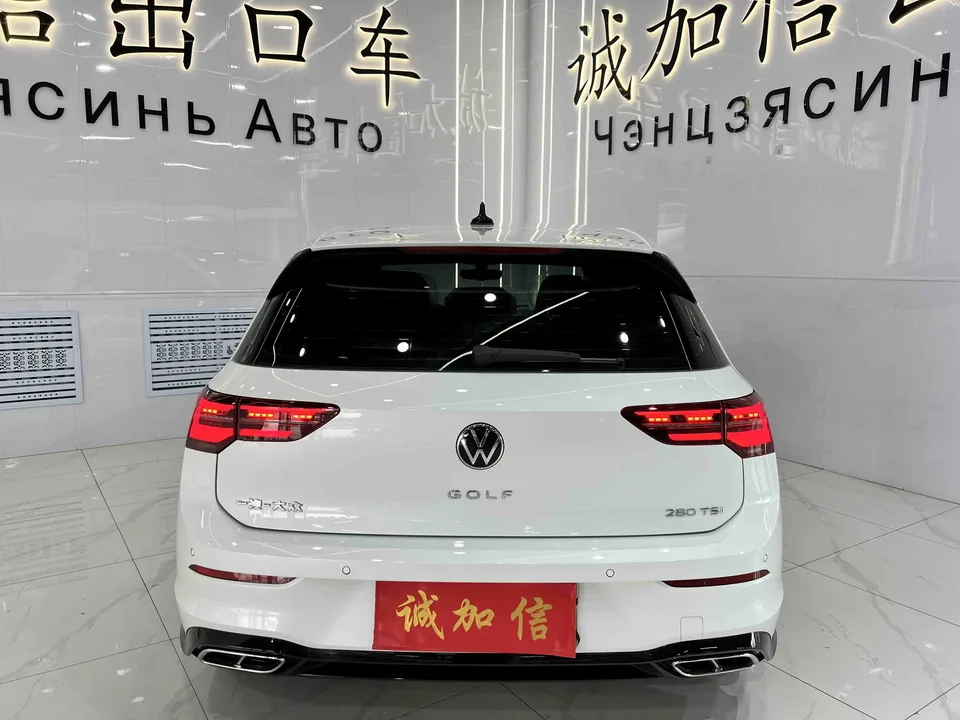 Volkswagen Golf facelift 280TSI DSG R-Line 2023 — миниатюра 2