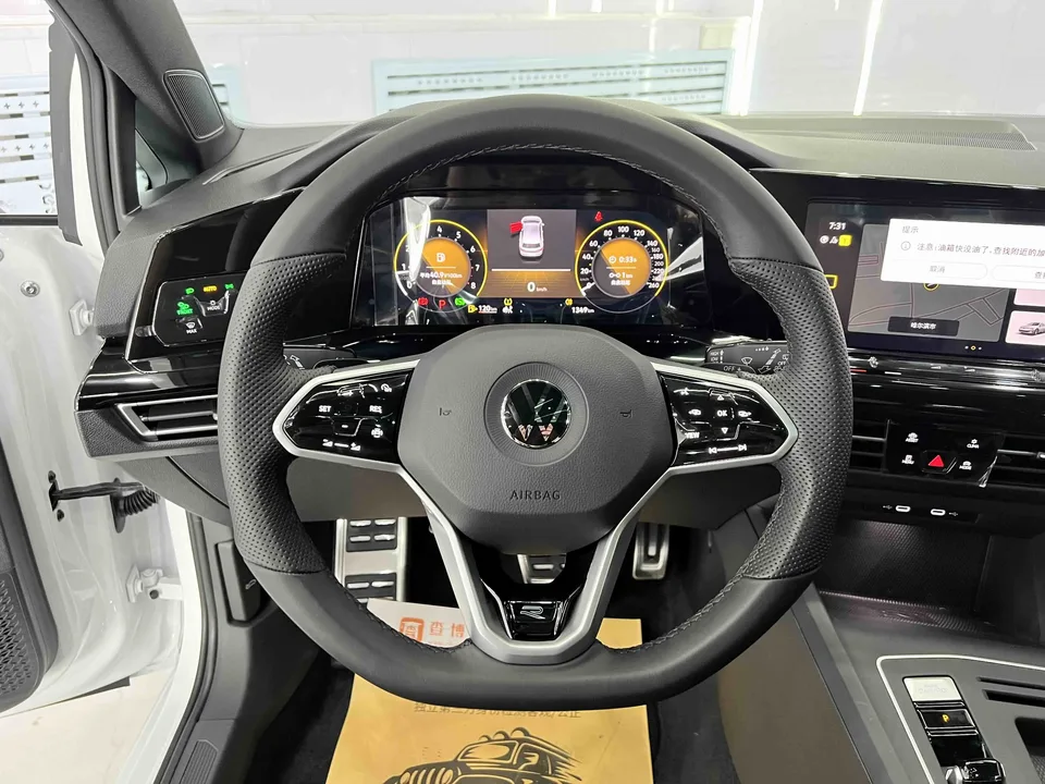 Volkswagen Golf facelift 280TSI DSG R-Line 2023 — миниатюра 5