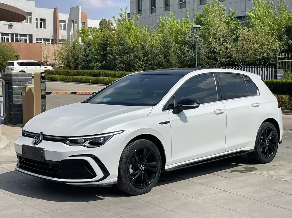 Volkswagen Golf Golf 2023 facelift 280TSI DSG R-Line Lite 2024 — photo 1, buy with delivery to Moscow
