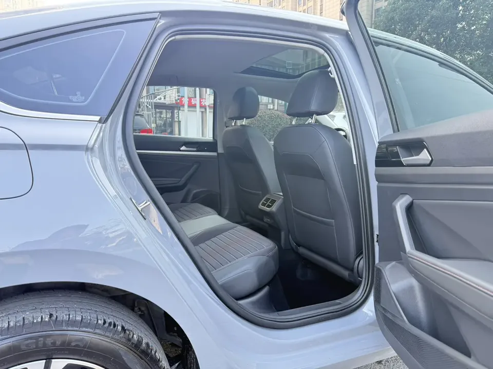 Volkswagen Lavida Lavida 2023 280TSI DSG Starry Sky Edition 2022 — миниатюра 4