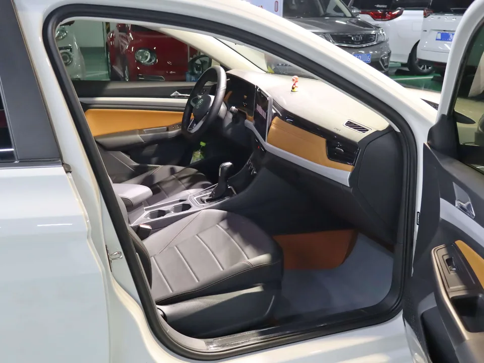 Volkswagen Bora Bora 2025 200TSI DSG Joyride Navigation Edition 2026 — thumbnail 4
