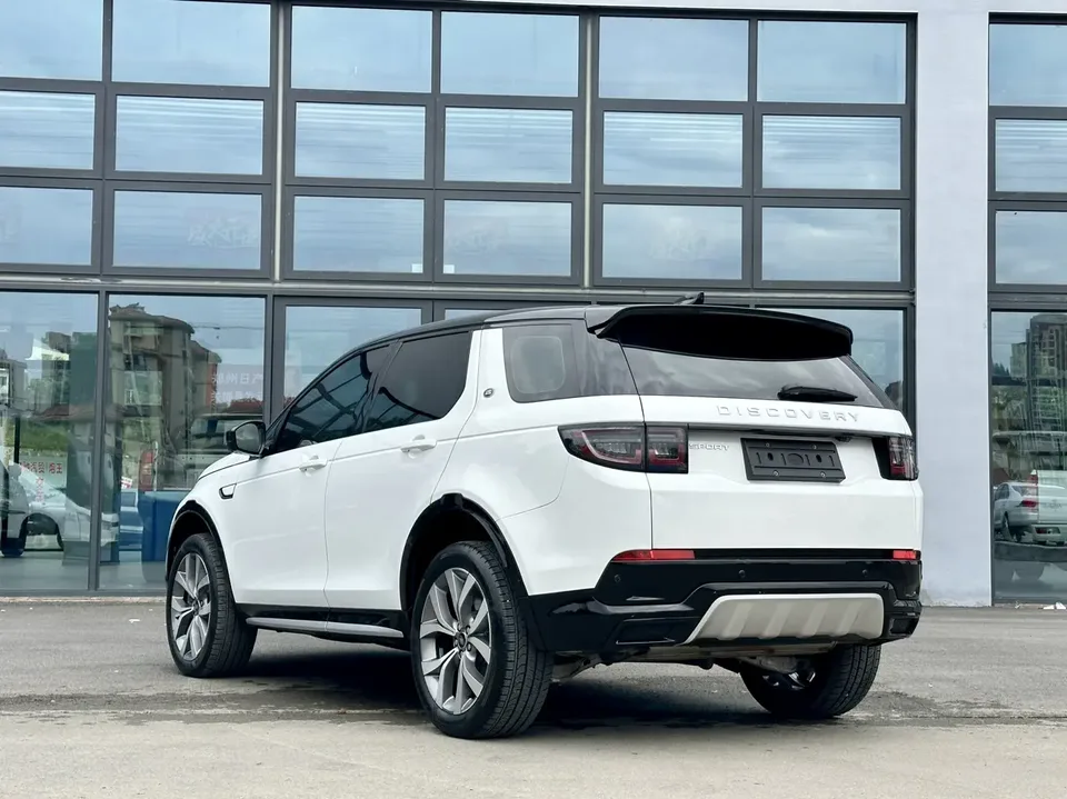 Land Rover Discover Sports Discover Sports 2024 249PS R-Dynamic HSE Luxury Custom Edition 5 Seaters 2024 — миниатюра 4
