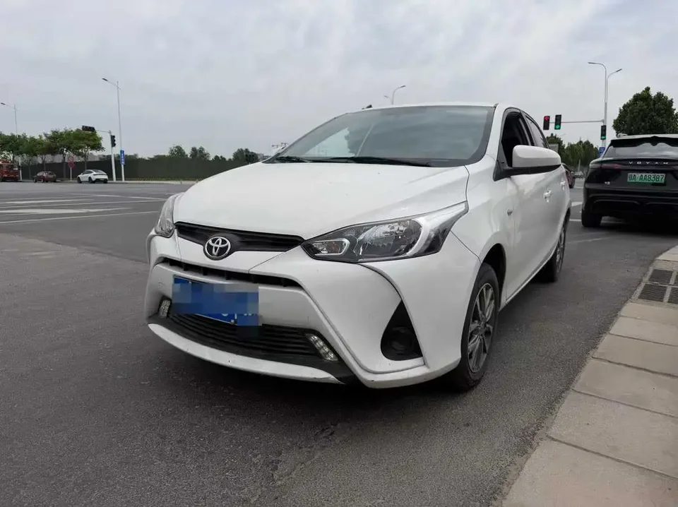 Toyota YARiS L Enjoy YARiS L Enjoy 2022 YARiS L enjoys the 2022 1.5L CVT leading PLUS version 2022 — photo 1, buy with delivery to Moscow