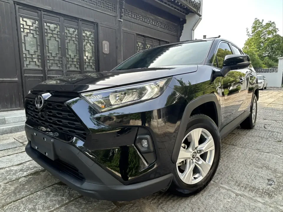 Toyota RAV4 2025