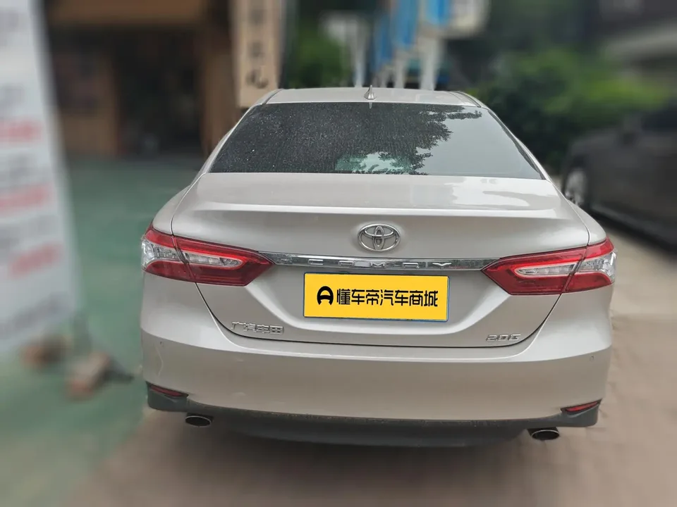 Toyota Camry 2.0G Deluxe Edition 2022 — миниатюра 2