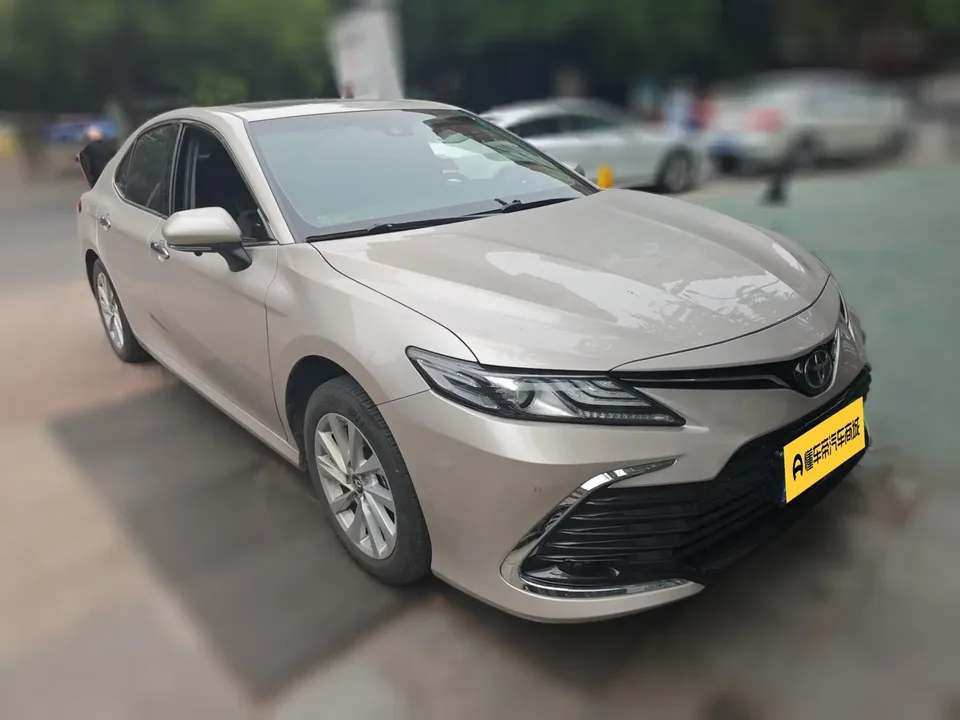 Toyota Camry 2.0G Deluxe Edition 2022 — миниатюра 3