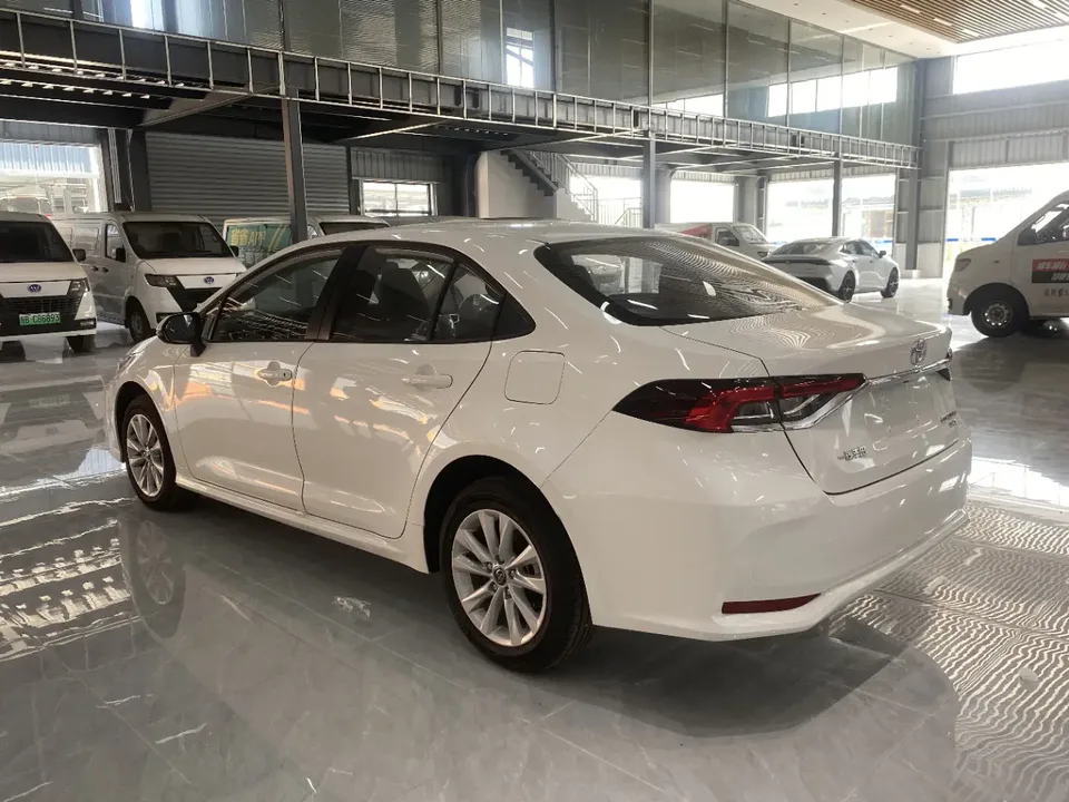 Toyota Corolla 1.2T S-CVT Pioneer Edition 2025 — миниатюра 4