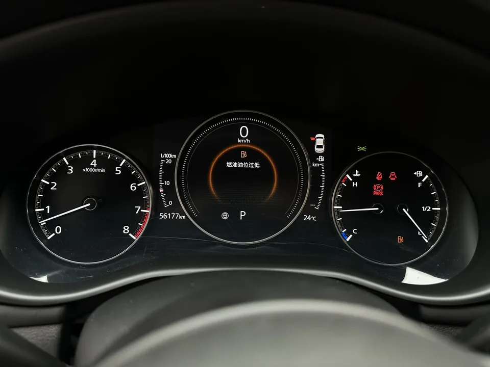 Mazda Axela 2.0L automatic quality version 2024 — миниатюра 5