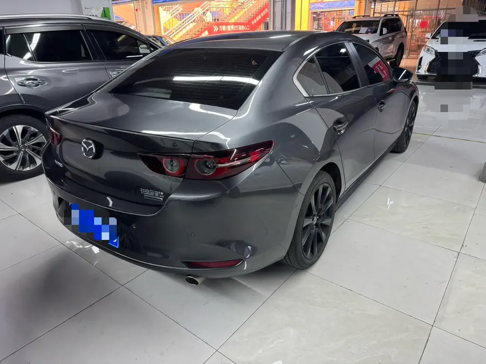 Mazda Axela 2.0L Automatic Quality Edition 2024 — миниатюра 2